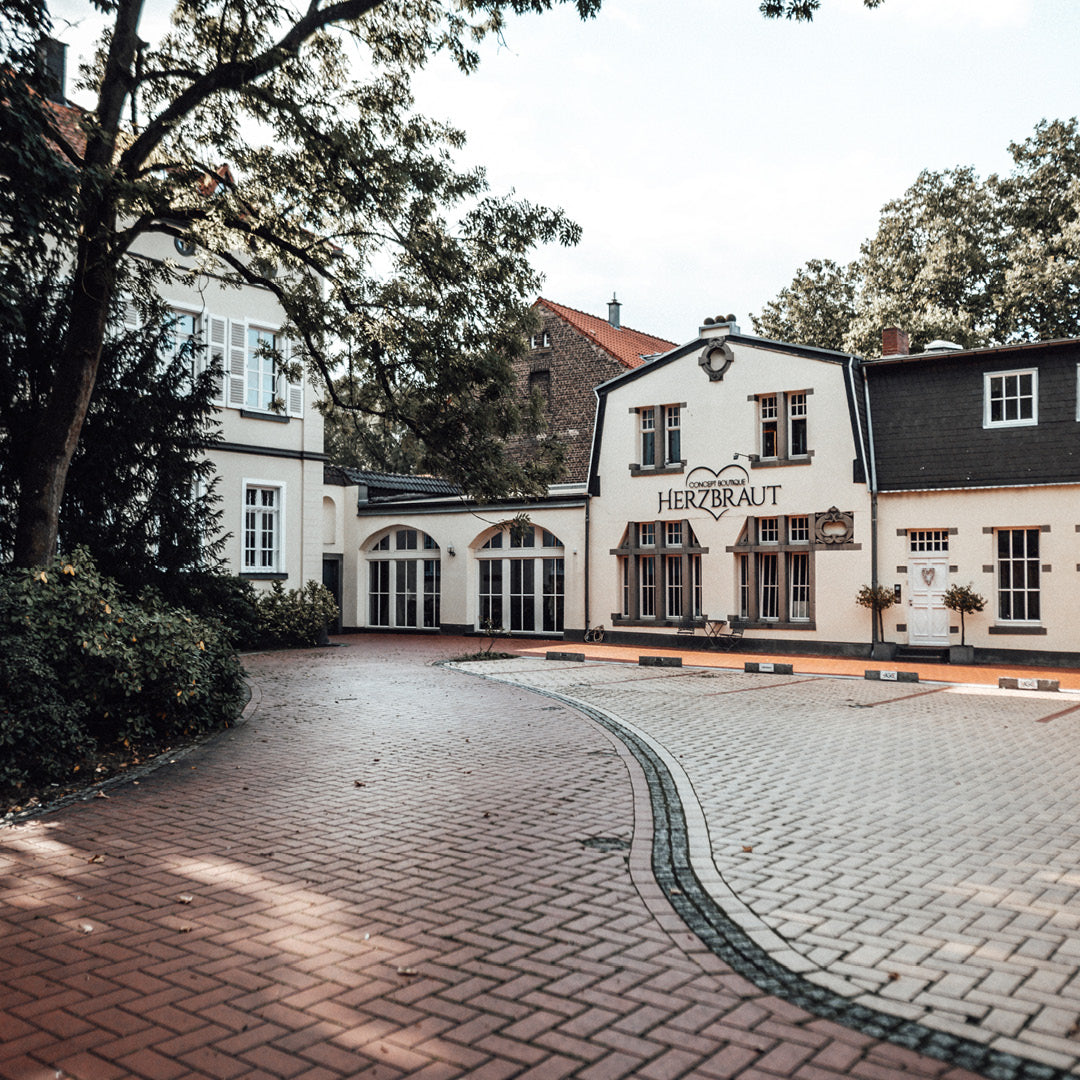 Herzbraut Concept Boutique – Our Latest Catherine Deane Flagship Stockist
