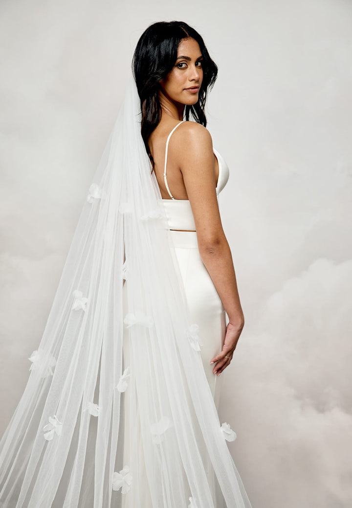 Ella Veil | 3D Flower Bridal Veil | Catherine Deane – Catherine