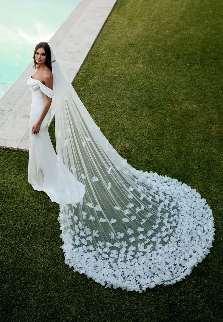 Ella Veil | 3D Flower Bridal Veil | Catherine Deane – Catherine