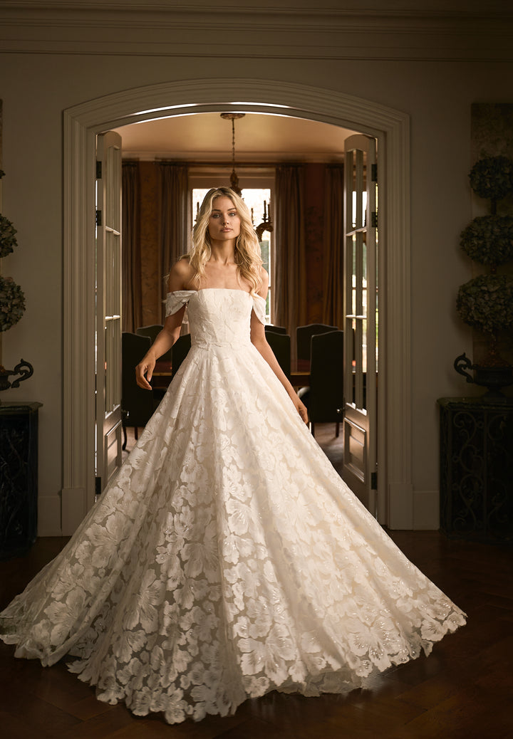Delaney Gown | Flower Lace Ballgown Wedding Dress | Catherine Deane US6 Delaney Gown | Flower Lace Ballgown Wedding Dress | Catherine Deane US6