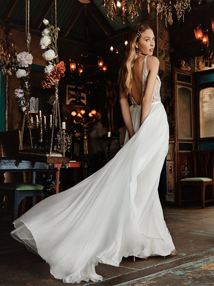 Nico Gown – Catherine Deane US